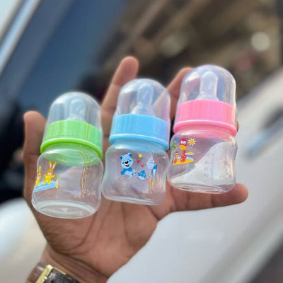 Ensemble de biberons anti-colique mini avec tétines souples, offrant une solution idéale pour une alimentation saine et sans coliques.