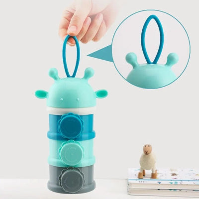 Boite doseuse lait bleue avec anse de transport souple, design girafe pratique pour les parents actifs et les déplacements quotidiens.