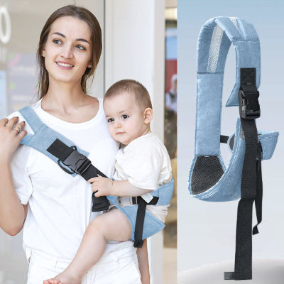 Bébé confortablement installé dans une écharpe de portage en tissu respirant, idéale pour les sorties quotidiennes.