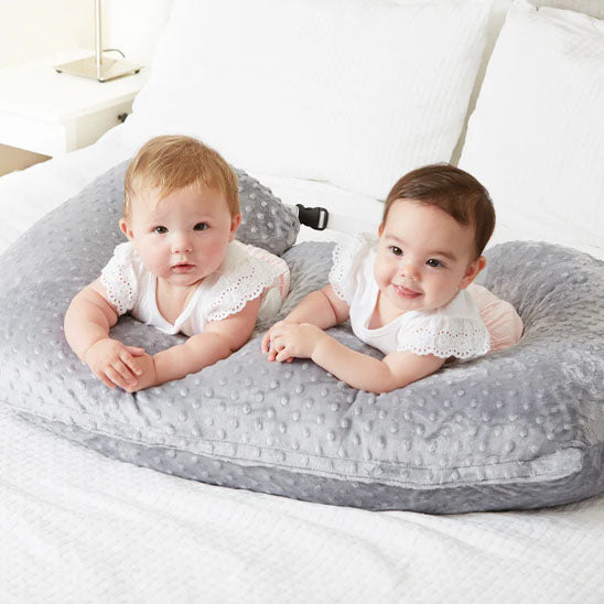 Coussin d’allaitement jumeaux 6-en-1 – Confort total pour maman et bébés