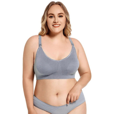 Maman portant un soutien-gorge allaitement grande taille gris perle – douceur et maintien pour l’allaitement