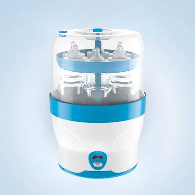 Stérilisateur biberon design compact blanc et bleu, parfait pour stériliser rapidement les biberons et tétines à la maison ou en déplacement.