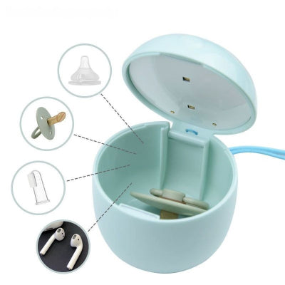 stérilisateur tétine UV ouvert pouvant contenir tétine et tout autres petit objet du quotidien, illustrant la phase de stérilisation rapide avec technologie LED.