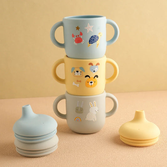 Passer du biberon à la tasse : 7 astuces de pros