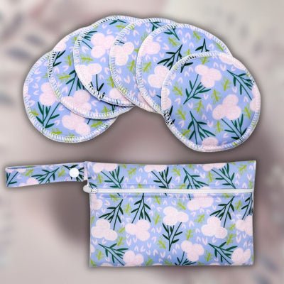 Coussinet d’allaitement FloralHaven - style et fonctionnalité avec des motifs floraux apaisants.