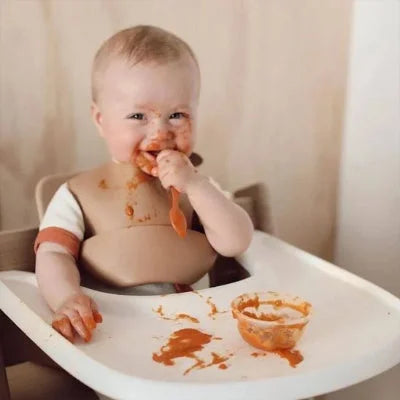 Bavoir bébé imperméable en silicone pendant l’apprentissage pour manger seul