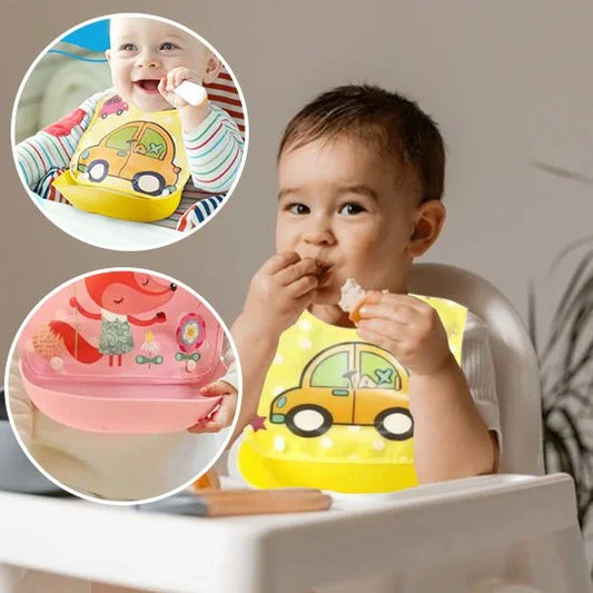 ÉcoBambino™ – Bavoir bébé imperméable à poche récupératrice - vue principale | Premiers Pas Sereins