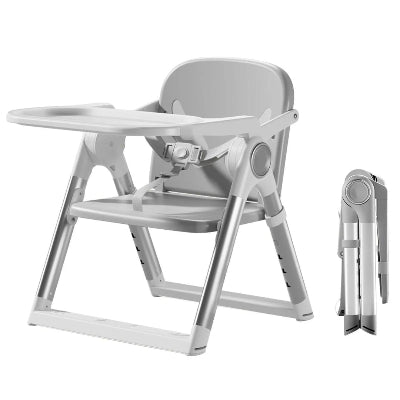 Chaise haute évolutive bébé pliable compacte en coloris gris, harnais sécurisé et plateau amovible facile à nettoyer.