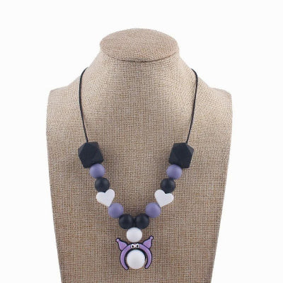 Collier d’allaitement original avec perles violettes et noires, pendentif chauve-souris en silicone pour divertir bébé en toute sécurité.