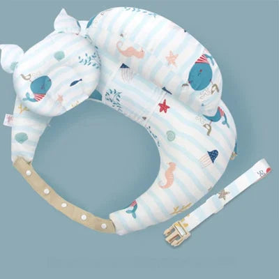 Coussin pour allaiter version complète 3-en-1 avec oreiller bébé intégré et soutien latéral, motif marin doux, idéal pour une position de l’enfant inclinée et un confort maman bébé renforcé.
