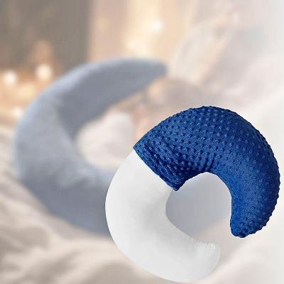 coussin d'allaitement Minky Hug Pillow™️ en Bleu Mer, apportant soutien et douceur avec son tissu ultra-doux pour des moments de tendresse entre maman et bébé.