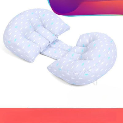 coussin grossesse avec imprimé poissons sur fond bleu clair, conçu pour offrir un confort optimal pendant la grossesse