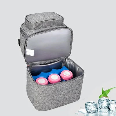Intérieur du sac isotherme Bebe BibiCool™ avec doublure en aluminium et blocs réfrigérants pour maintenir le lait au frais jusqu’à 12h.