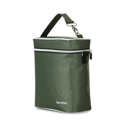 Sac isotherme Bebe vert olive avec isolation thermique renforcée, poignée avec mousqueton et doublure adaptée au transport de lait ou petits pots.