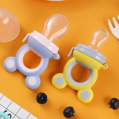 Sucette fruit bébé en deux coloris, bleu et jaune, avec embout en silicone micro-perforé