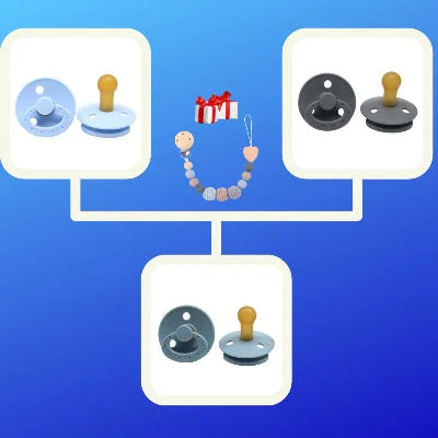 Lot MiniMiam™ de 3 sucettes pour nouveau-né en caoutchouc naturel coloris bleu ciel et gris anthracite avec attache tétine bébé en silicone et bois naturel.