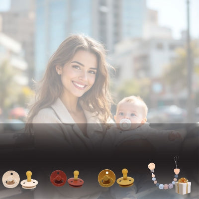Maman souriante tenant son bébé avec une tétine caoutchouc biberon, pack de 3 coloris assortis accompagné d’une attache tétine originale idéale pour les sorties.